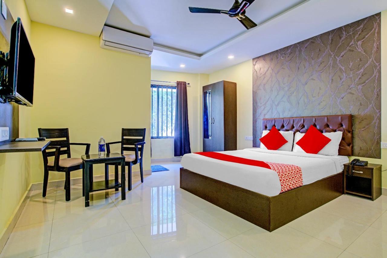 Vaccinated Staff - OYO Flagship 77876 Amigo Suites Kochi Exterior foto